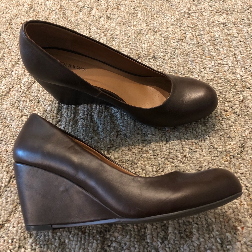 Shoes - Picture 4 of 4